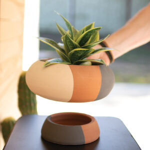 Clay Low Round Triple Stripe Planter